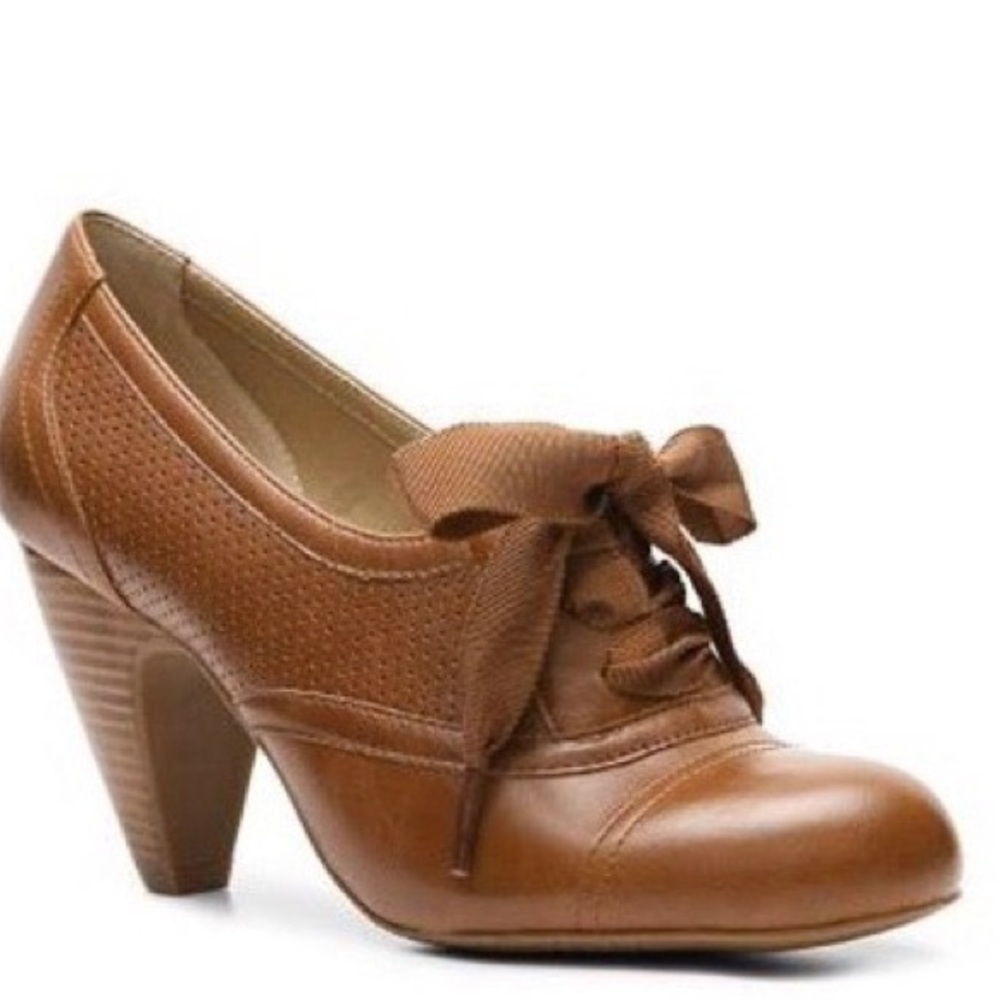 Crown Vintage Oxford Heels